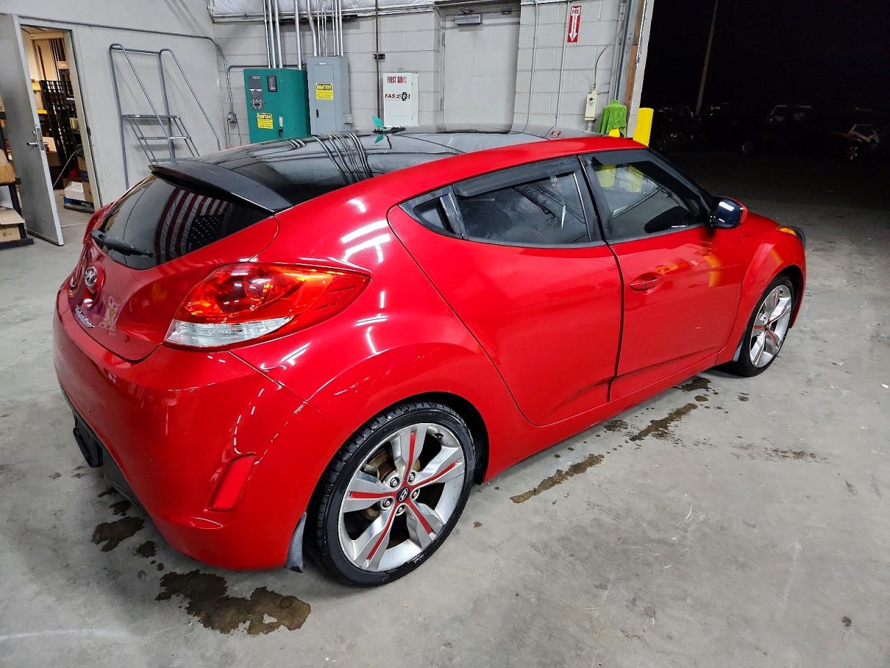 2012 HYUNDAI VELOSTER photo 3