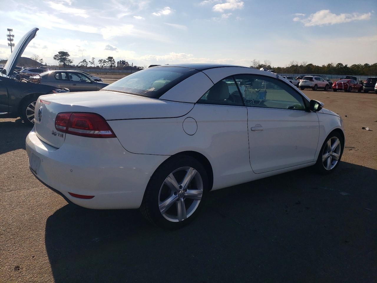 2012 VOLKSWAGEN EOS LUX photo 3