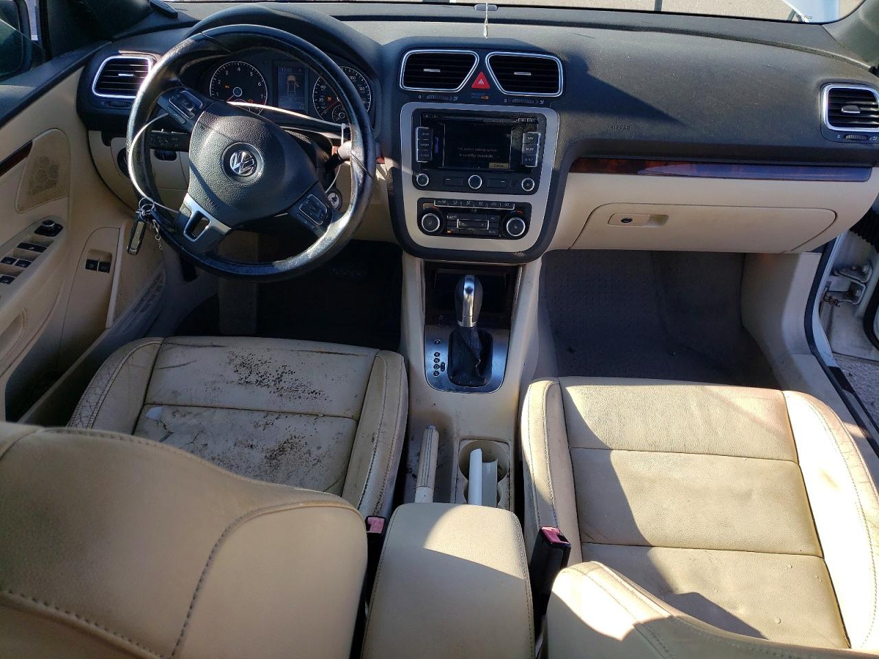 2012 VOLKSWAGEN EOS LUX photo 8