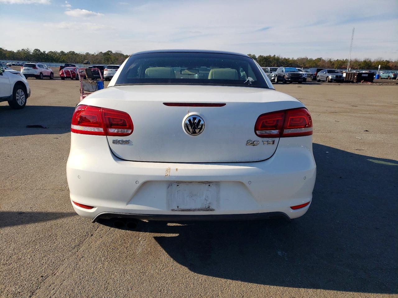 2012 VOLKSWAGEN EOS LUX photo 6