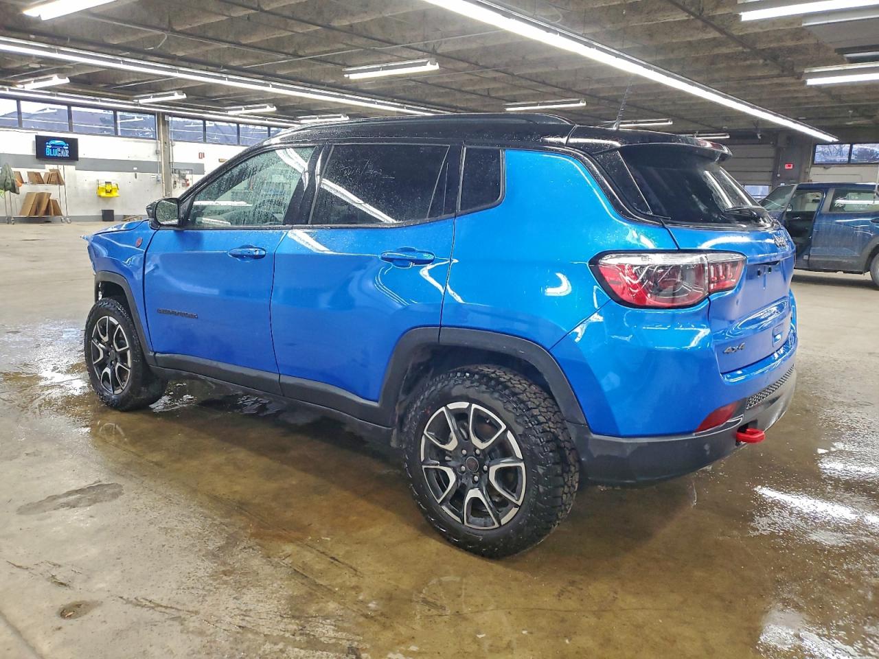 2025 JEEP COMPASS TRAILHAWK photo 3