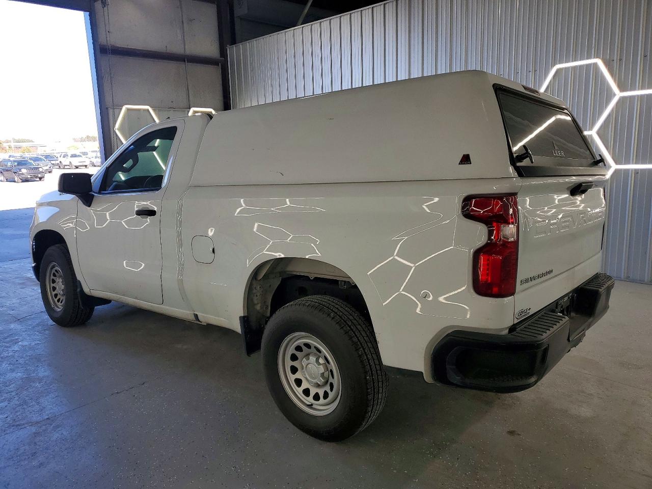 2023 CHEVROLET SILVERADO C1500 photo 2