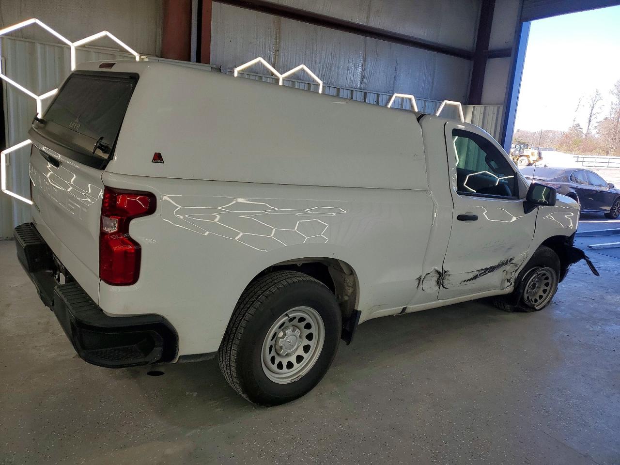 2023 CHEVROLET SILVERADO C1500 photo 3