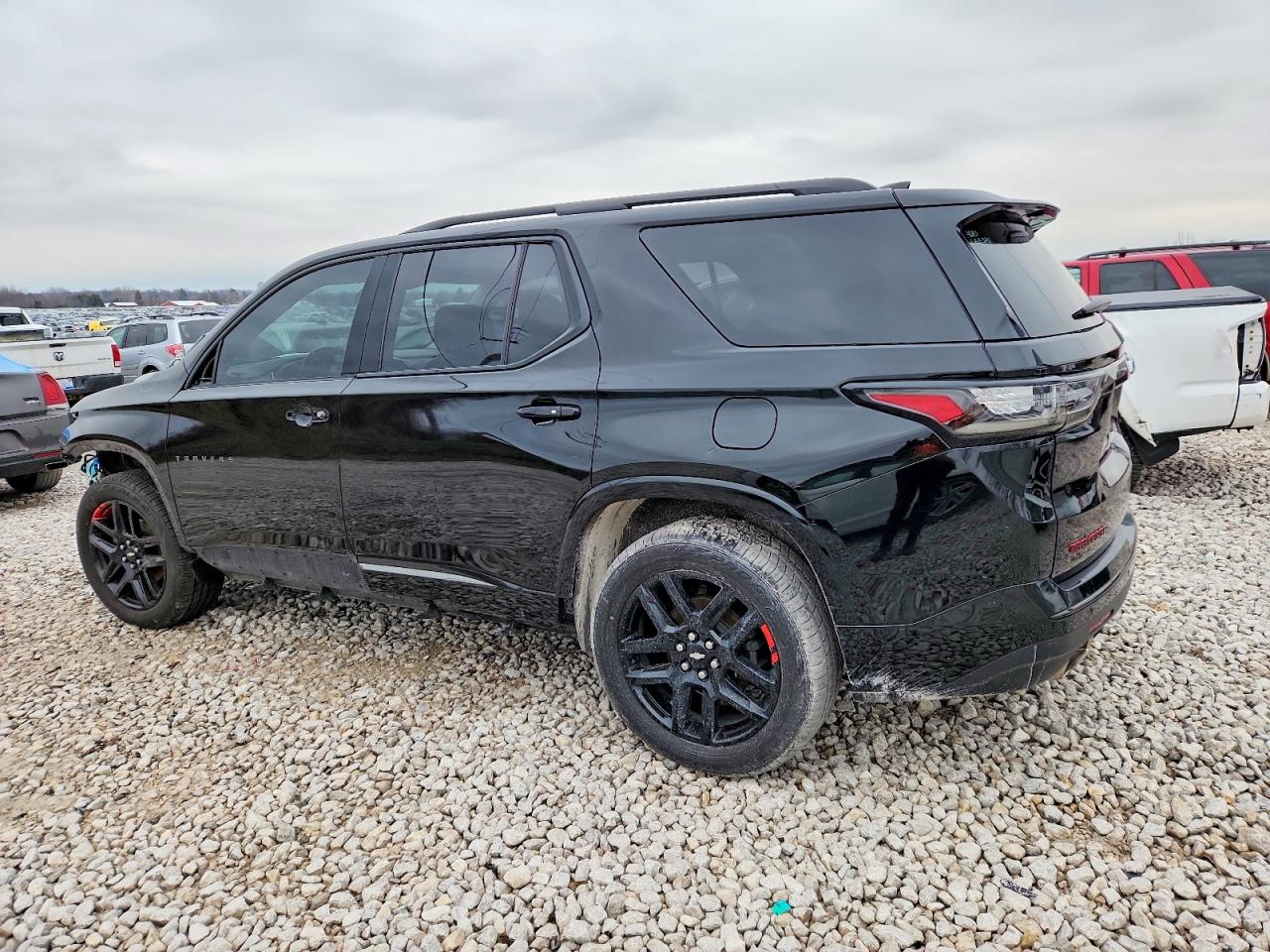 2019 CHEVROLET TRAVERSE PREMIER photo 2