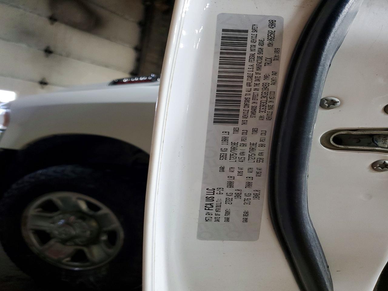 2019 RAM 3500 TRADESMAN photo 13