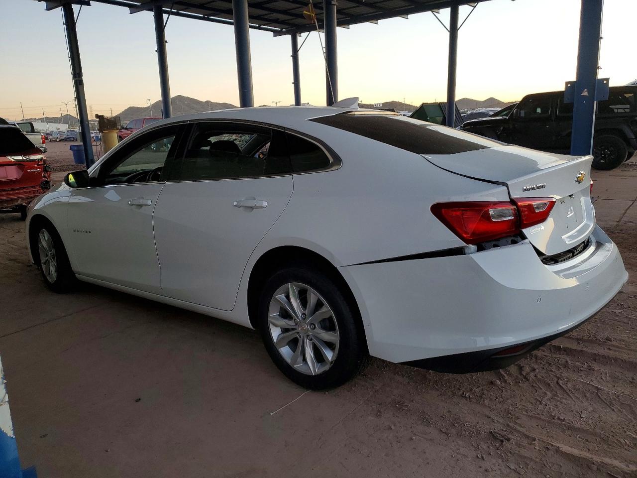 2024 CHEVROLET MALIBU LT photo 3