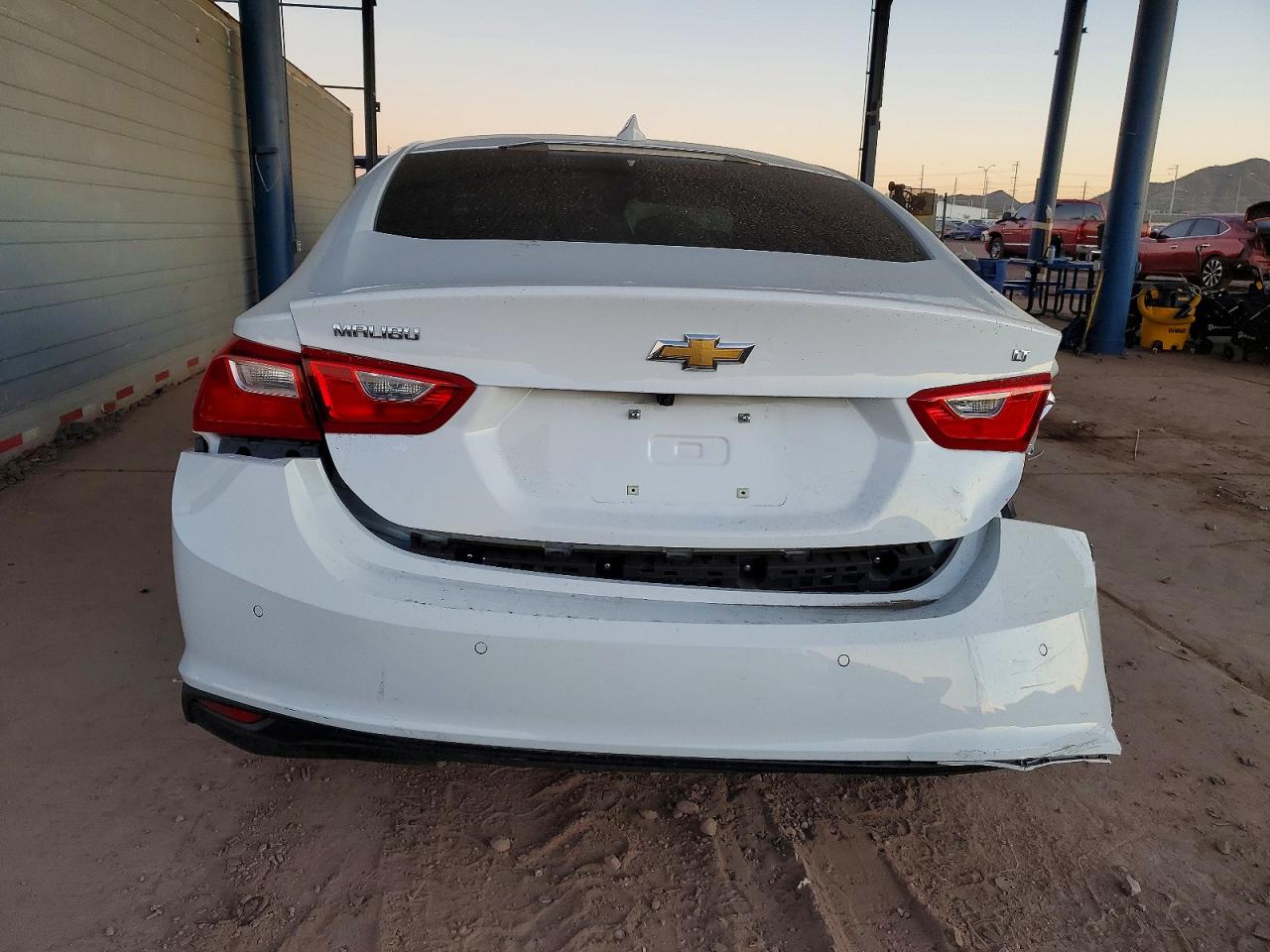 2024 CHEVROLET MALIBU LT photo 11