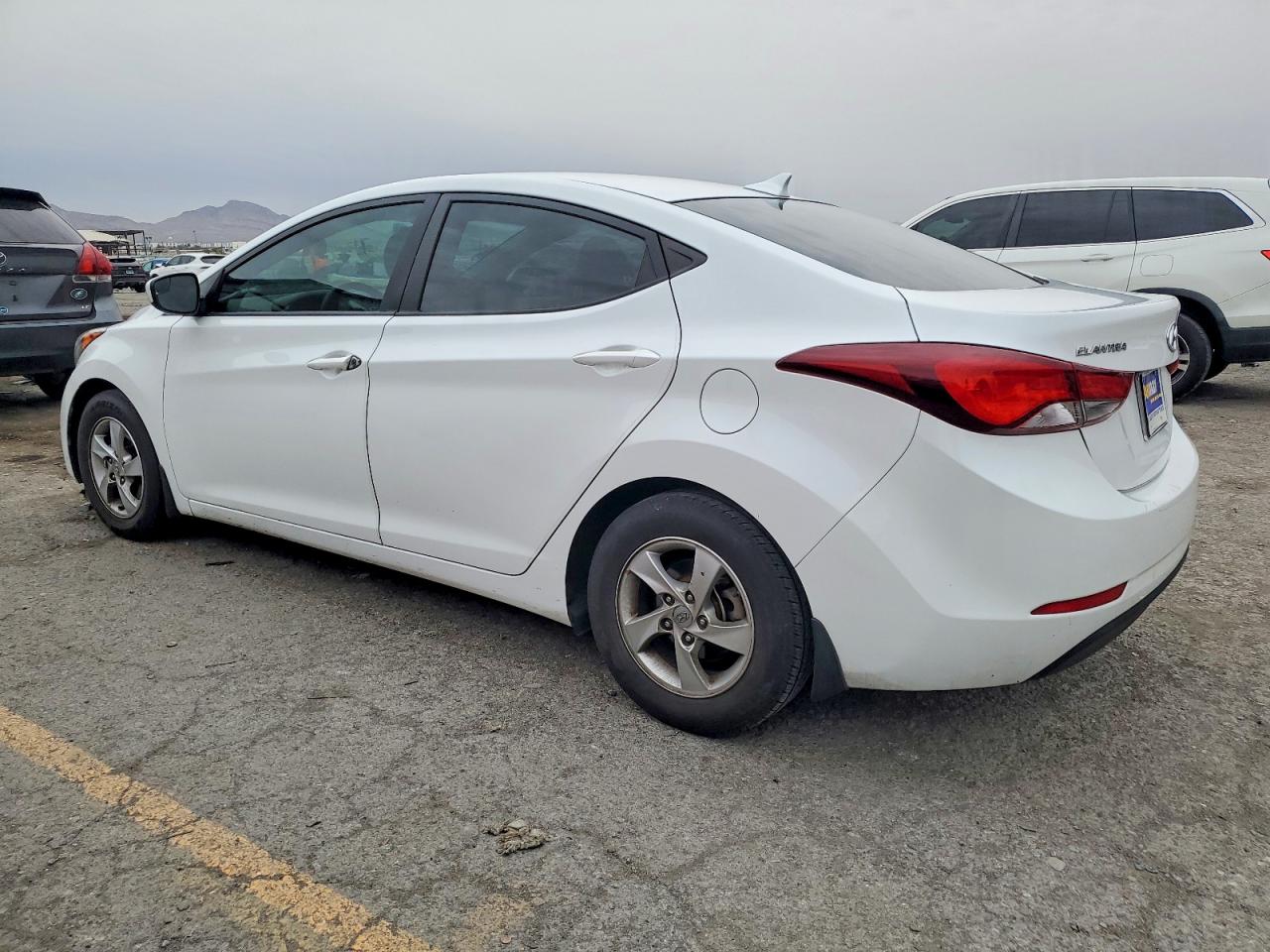 2015 HYUNDAI ELANTRA SE photo 2