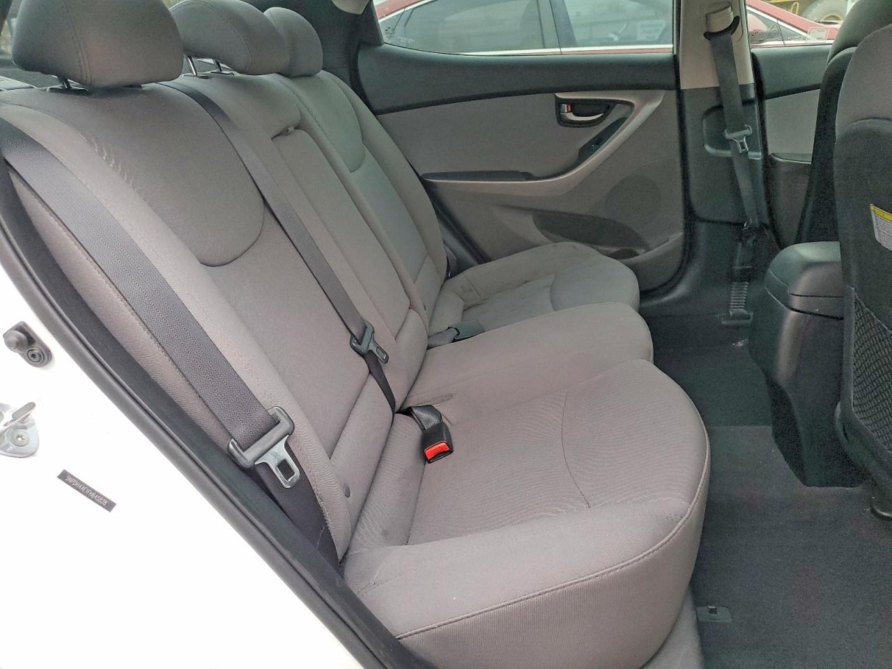 2015 HYUNDAI ELANTRA SE photo 10