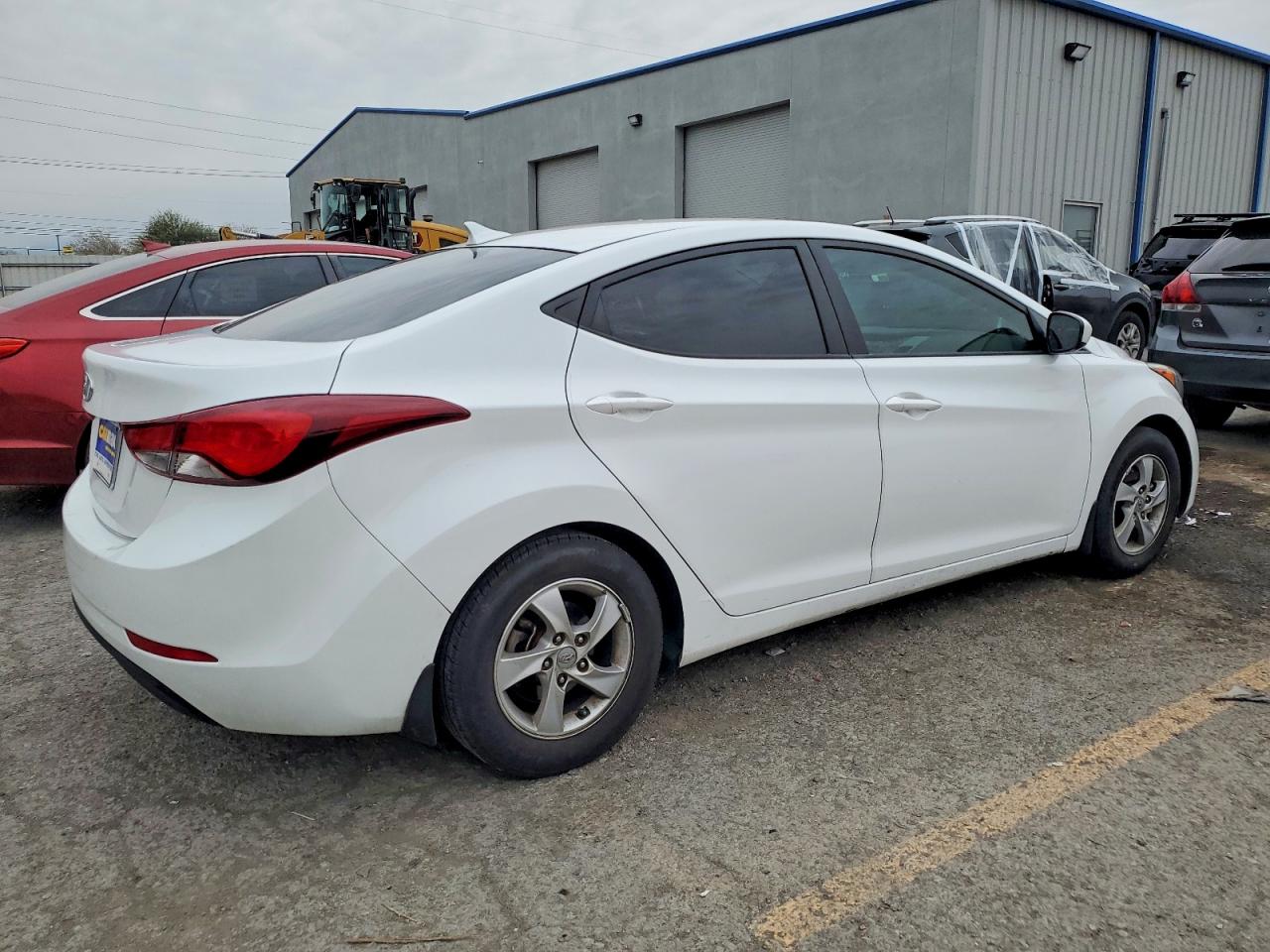 2015 HYUNDAI ELANTRA SE photo 3