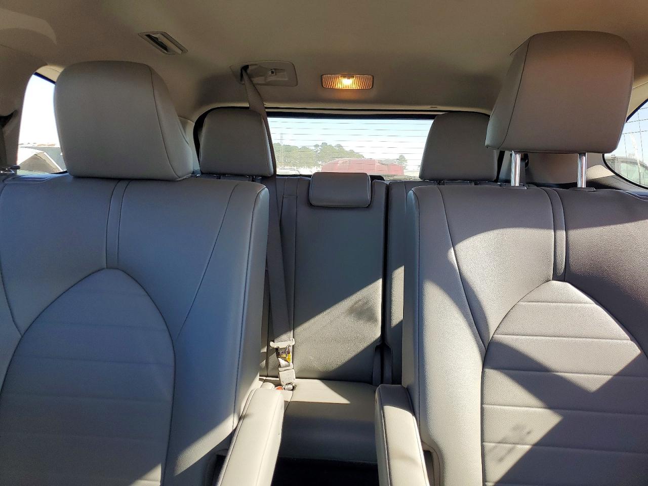 2022 TOYOTA HIGHLANDER XLE photo 10