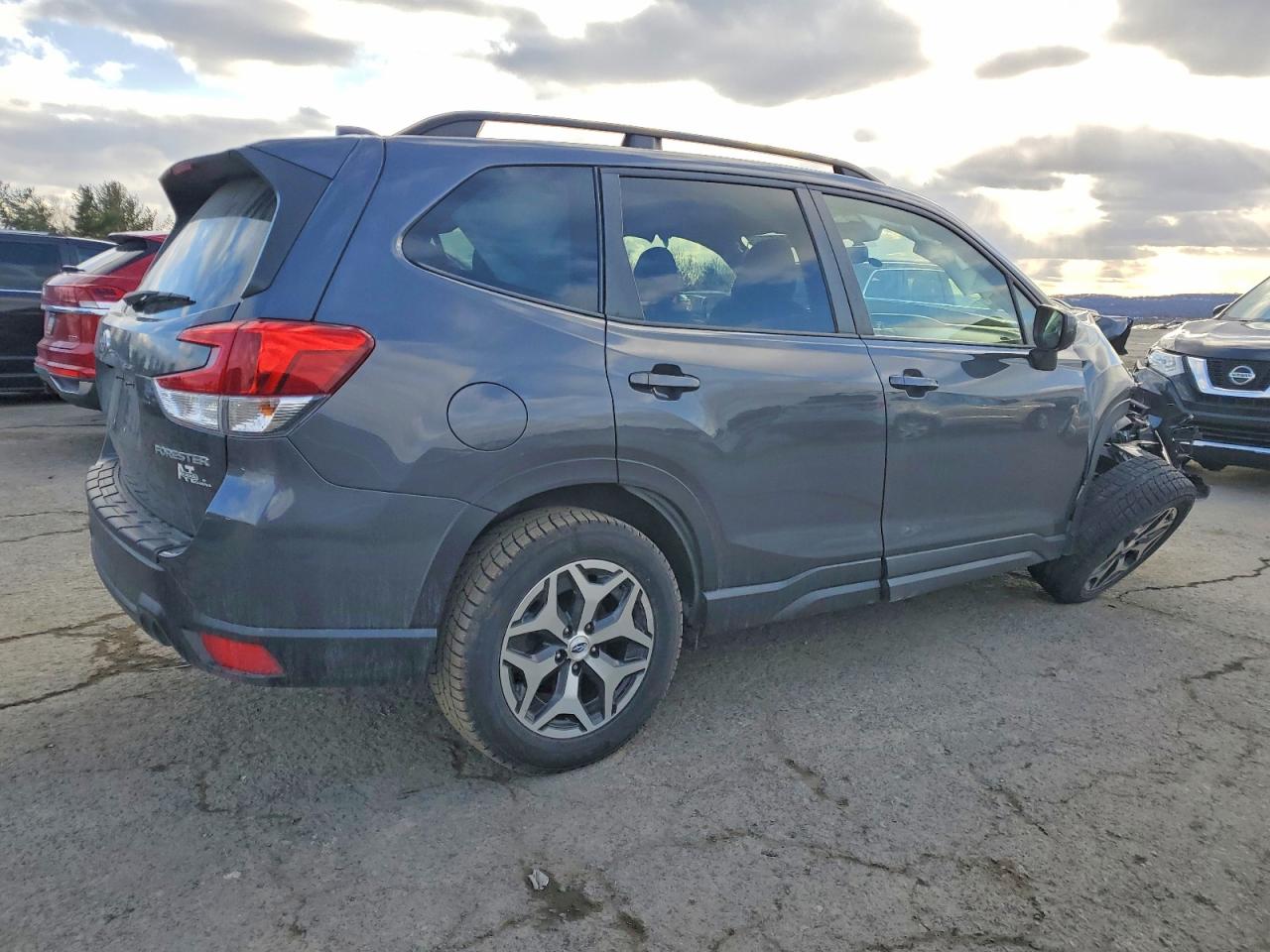 2021 SUBARU FORESTER PREMIUM photo 3
