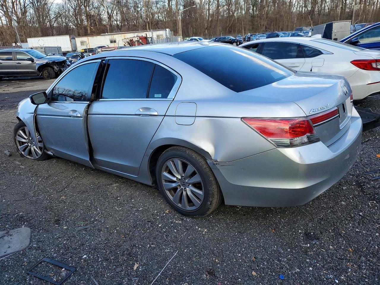 2011 HONDA ACCORD EXL photo 2