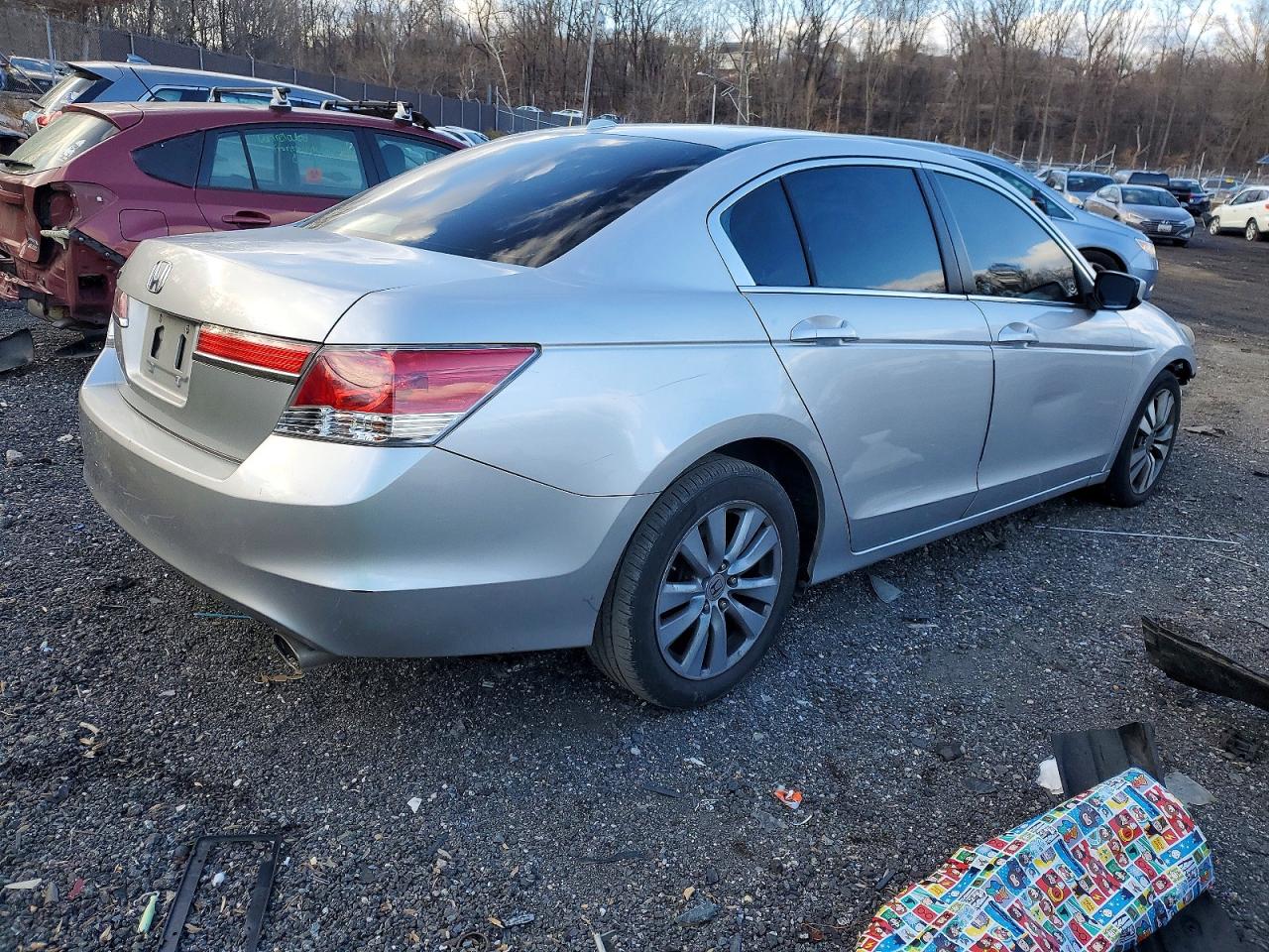 2011 HONDA ACCORD EXL photo 3