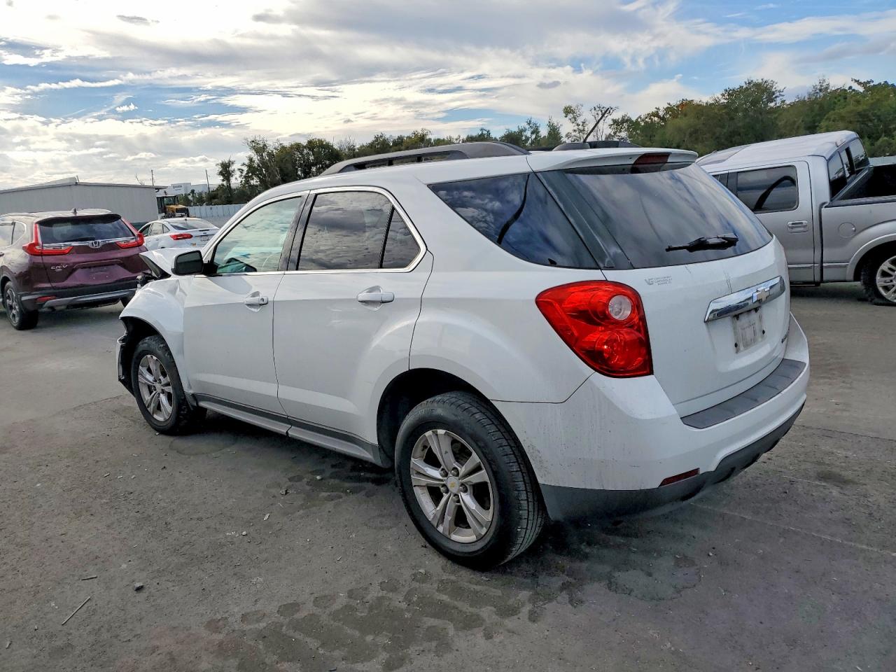 2015 CHEVROLET EQUINOX LT photo 2