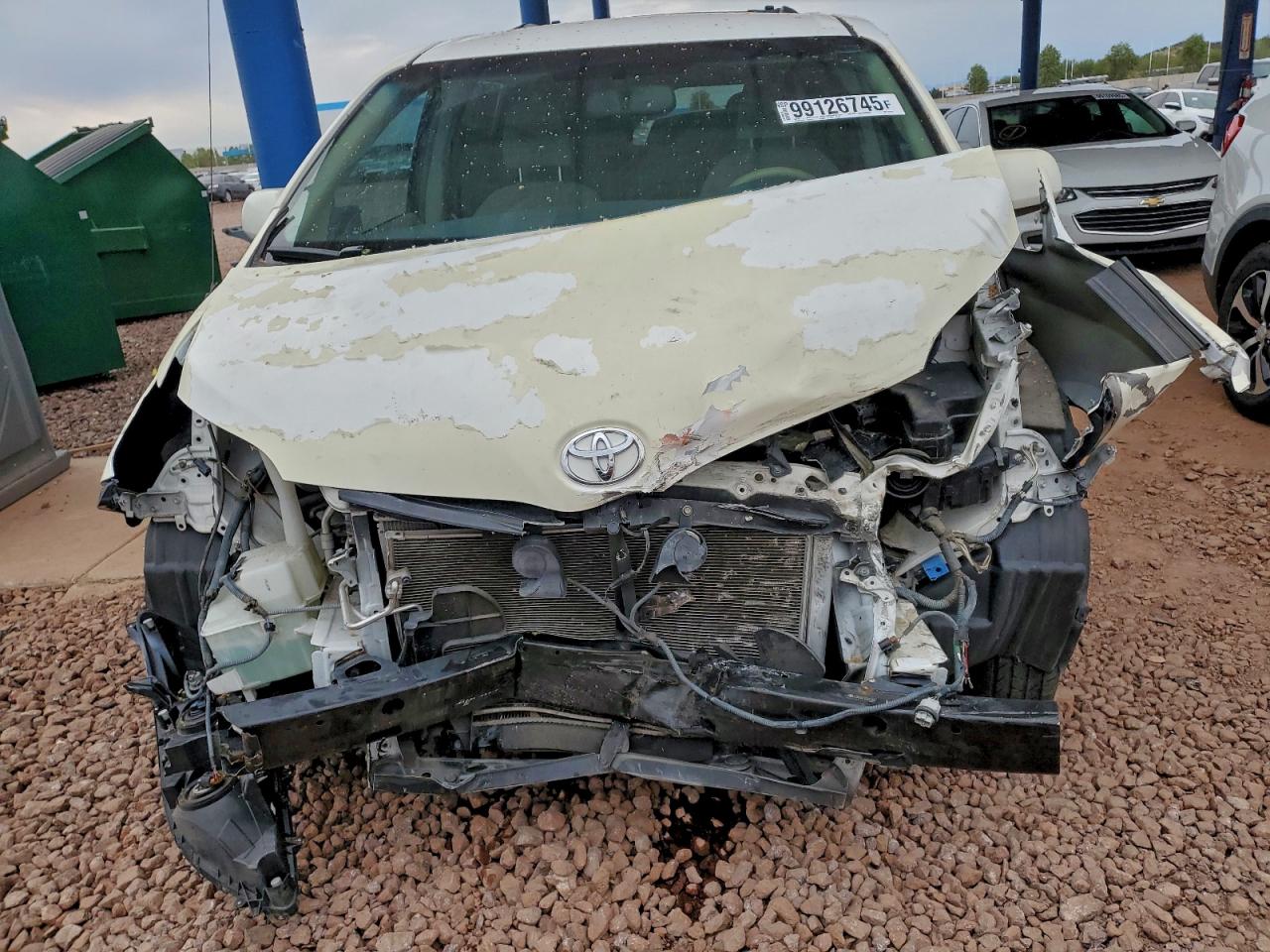 2014 TOYOTA SIENNA LE photo 9