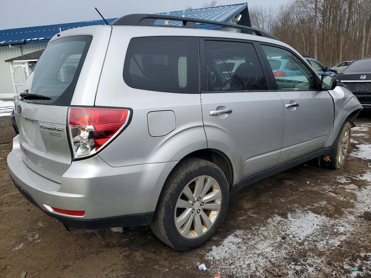 2011 SUBARU FORESTER LIMITED photo 5