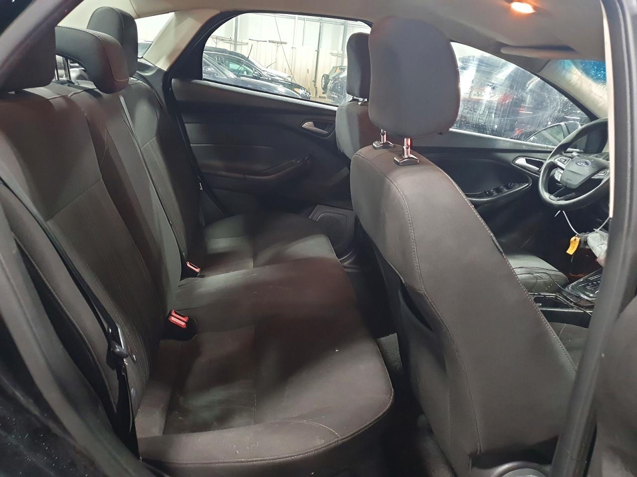 2015 FORD FOCUS SE photo 10