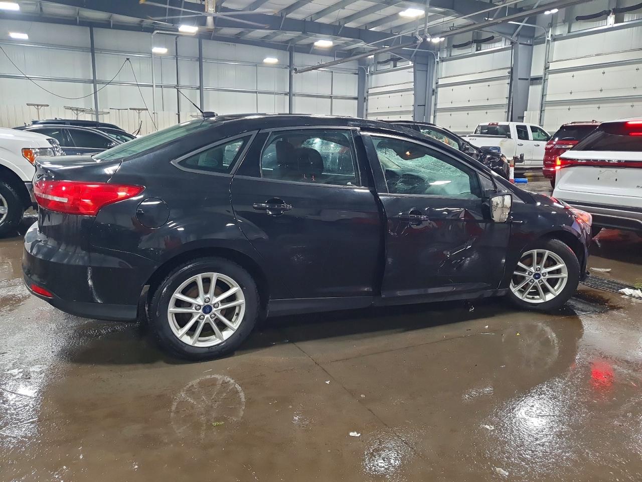 2015 FORD FOCUS SE photo 3