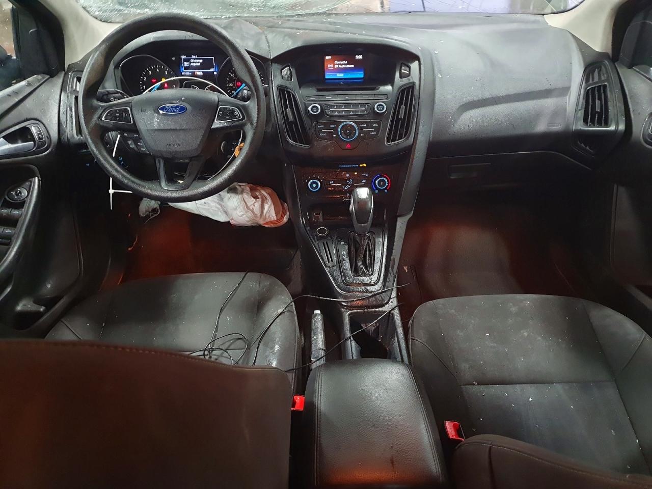 2015 FORD FOCUS SE photo 8