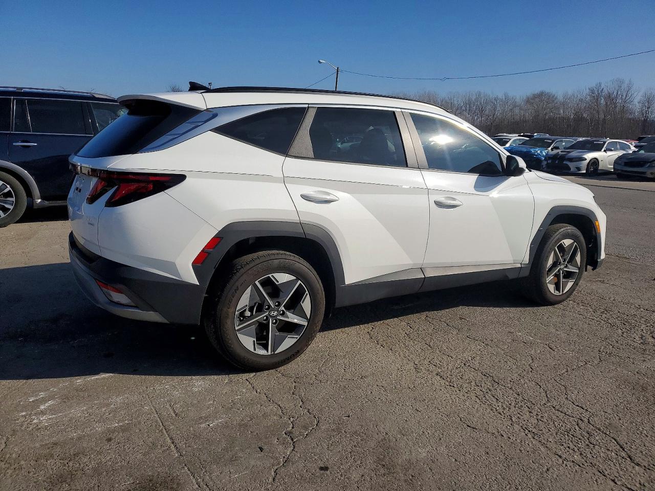 2025 HYUNDAI TUCSON photo 3