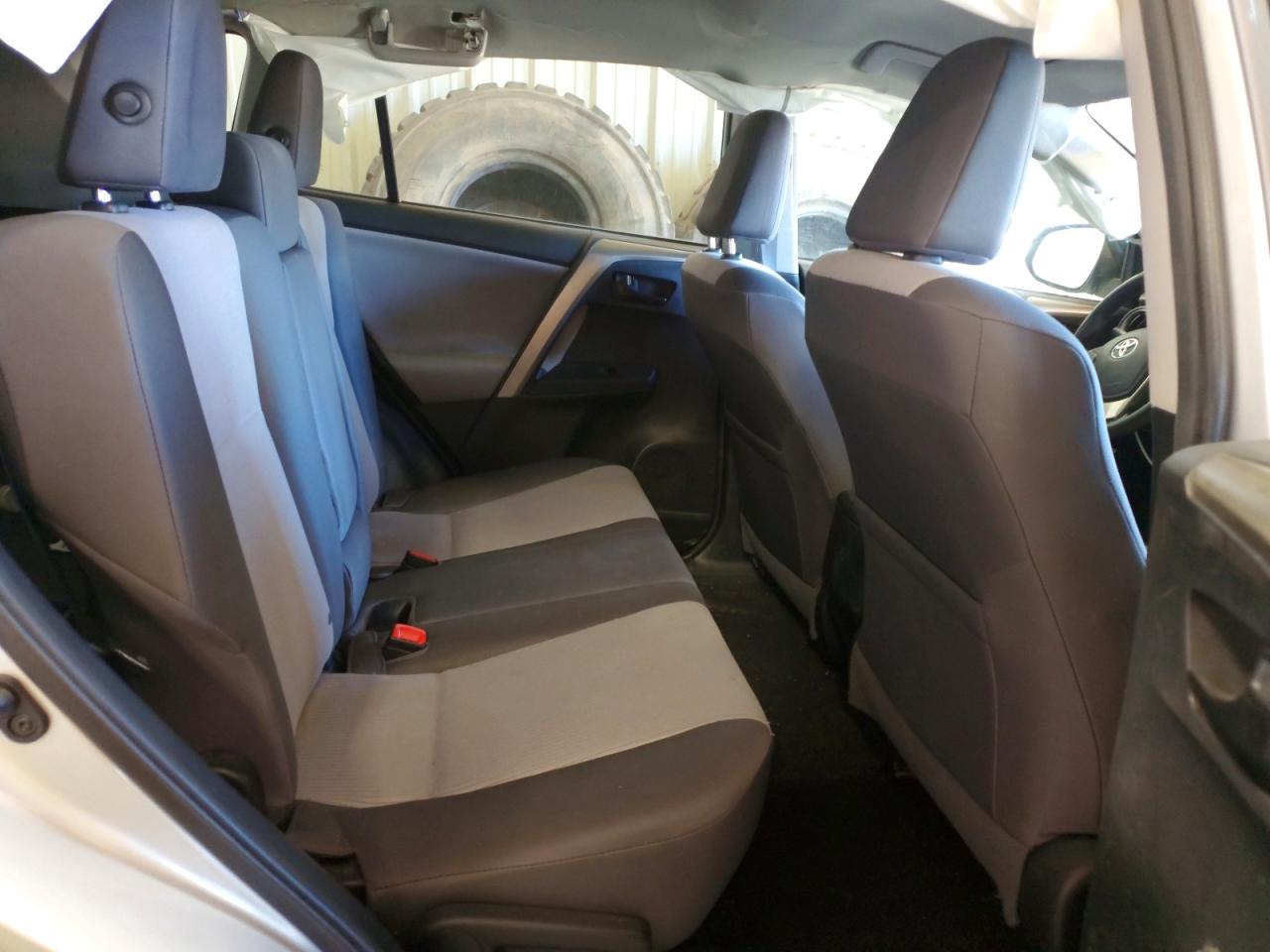 2014 TOYOTA RAV4 LE photo 10