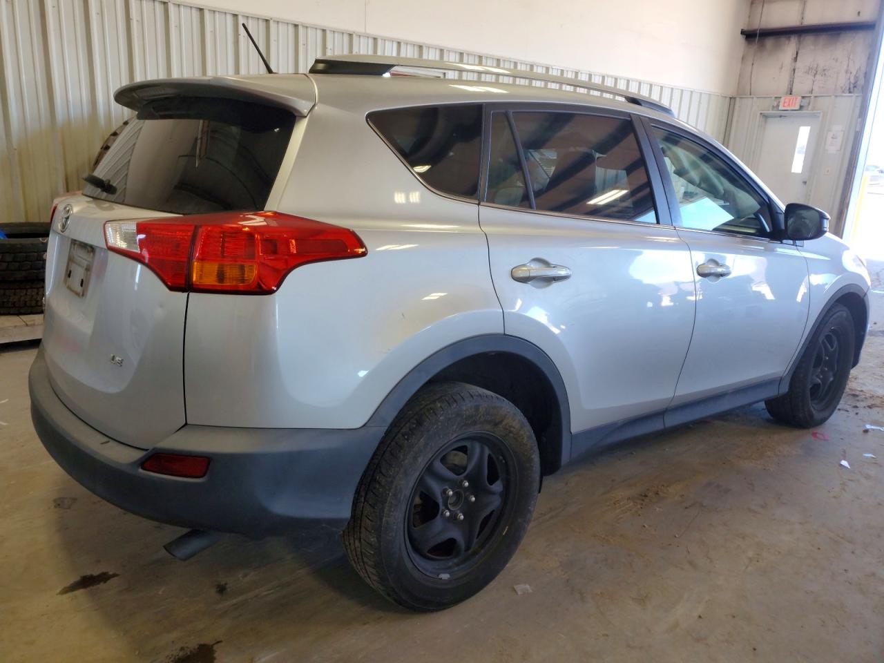 2014 TOYOTA RAV4 LE photo 3