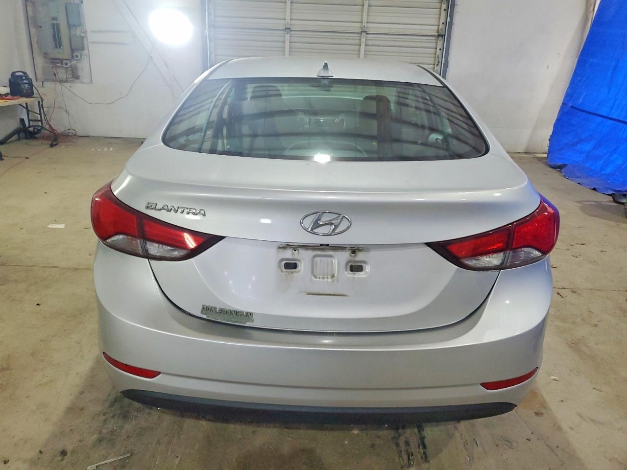 2015 HYUNDAI ELANTRA SE photo 6