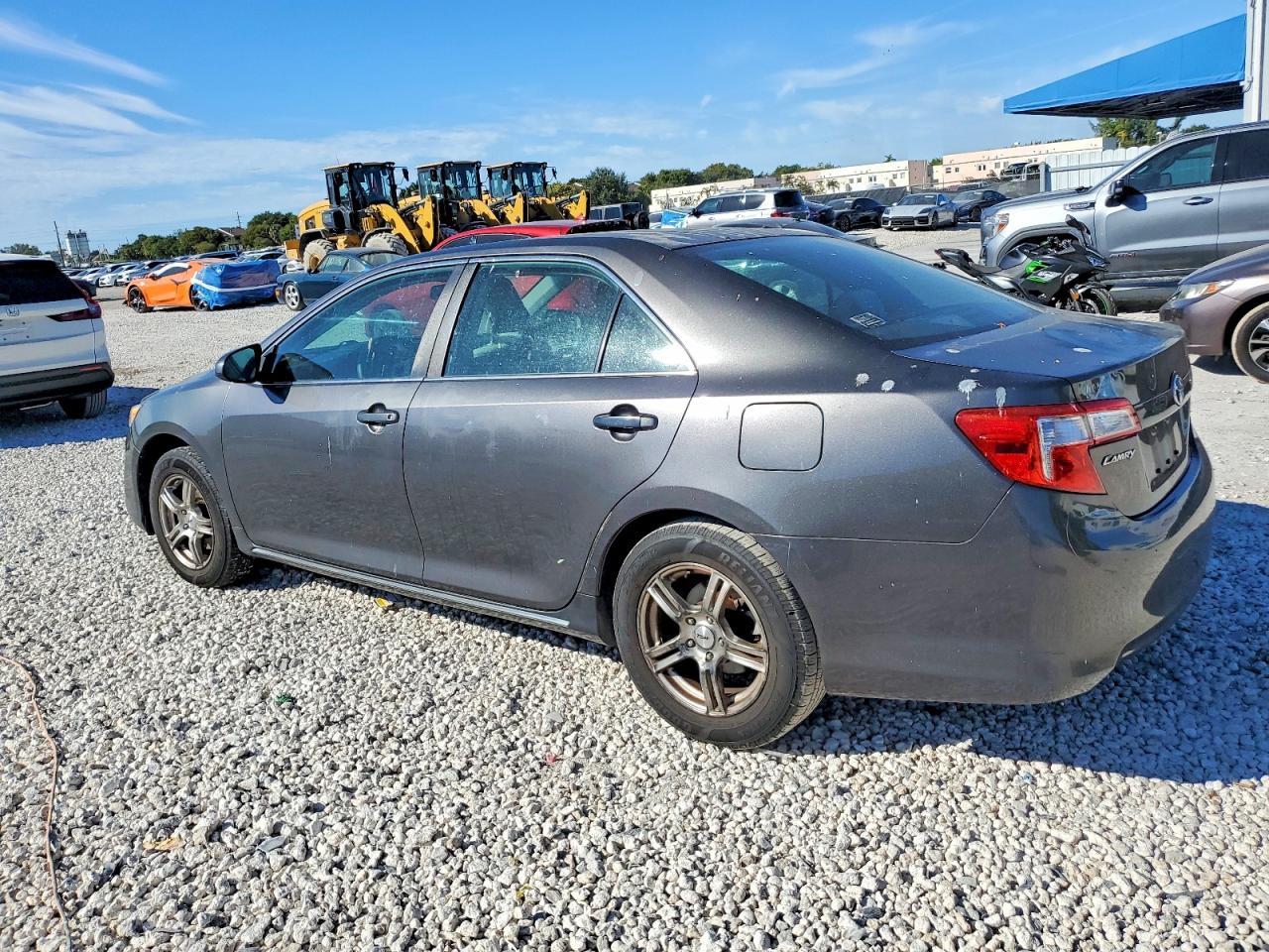 2012 TOYOTA CAMRY BASE photo 3