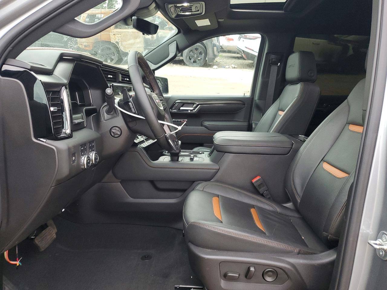 2025 GMC SIERRA K1500 AT4 photo 13