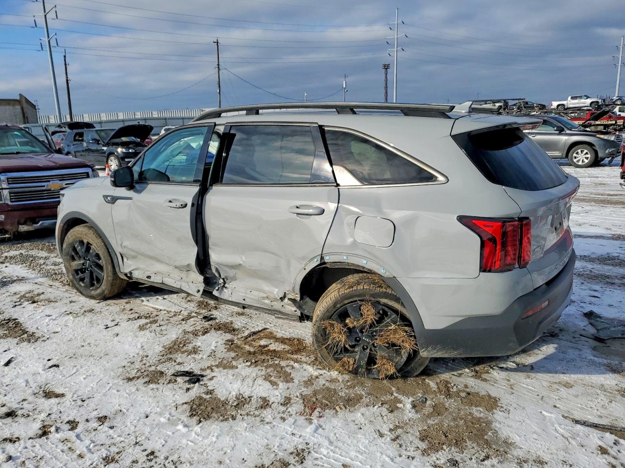 2022 KIA SORENTO photo 3