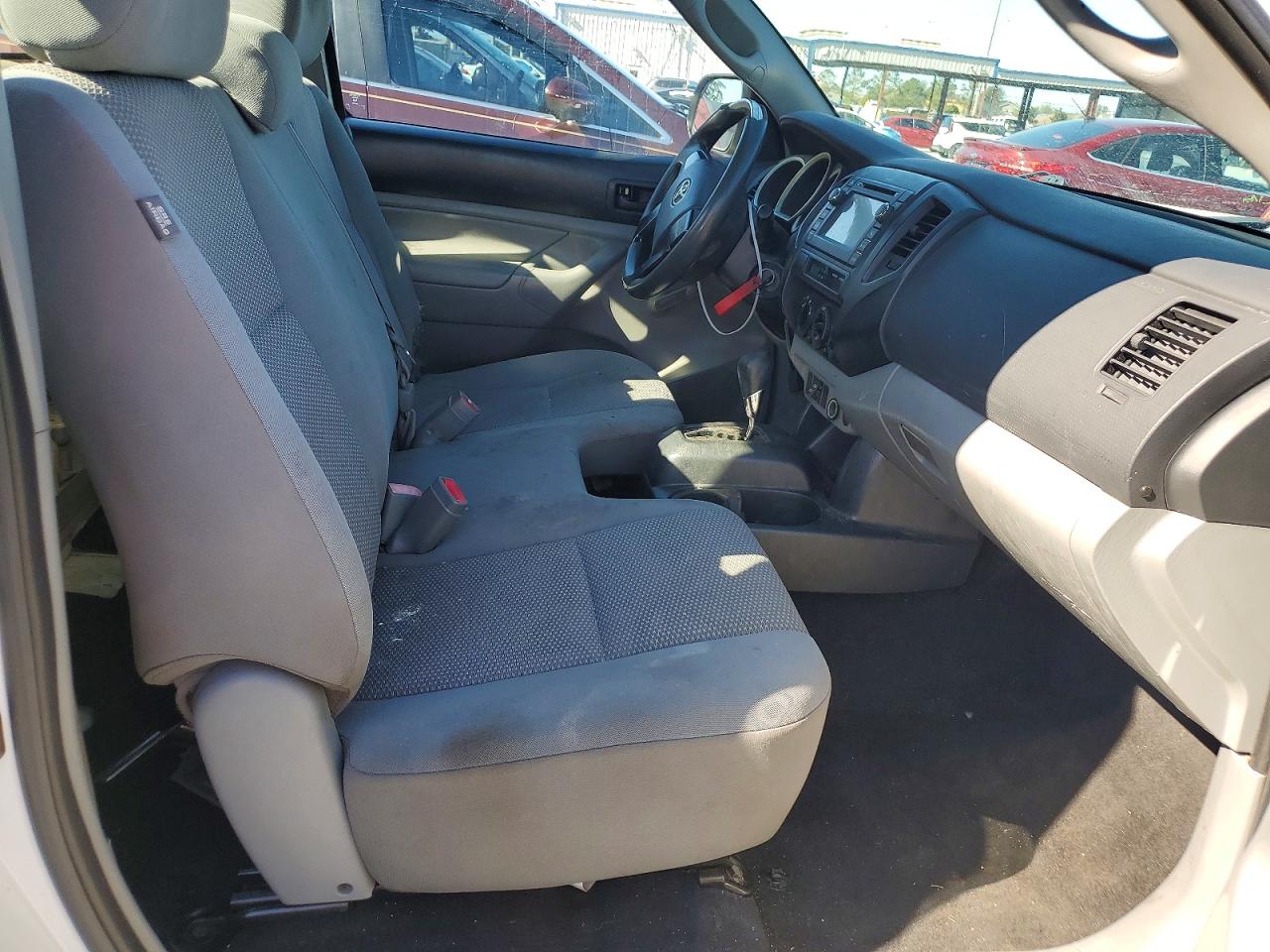 2013 TOYOTA TACOMA photo 10