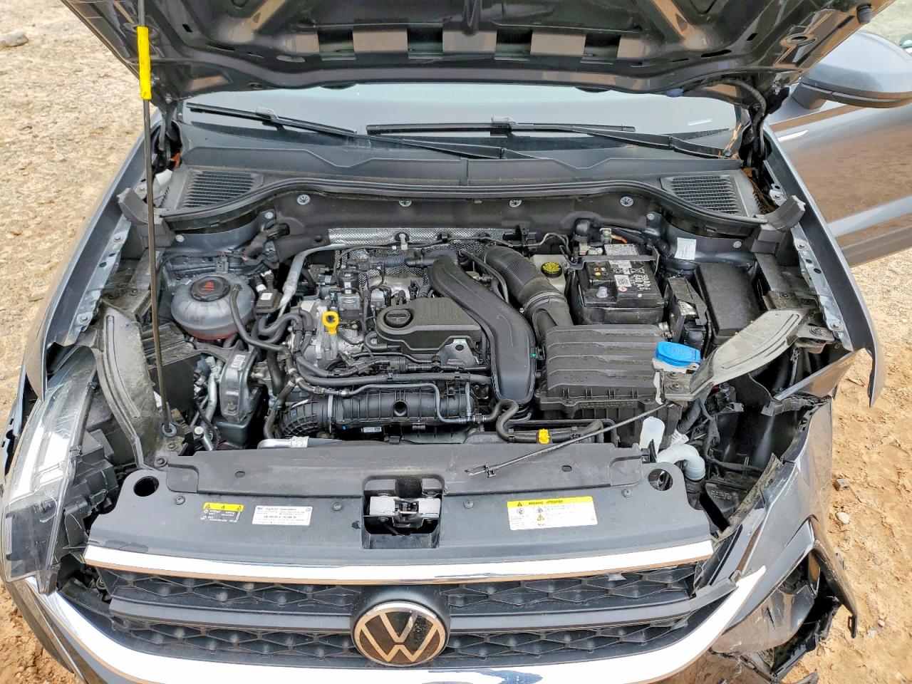 2024 VOLKSWAGEN TAOS SE photo 12
