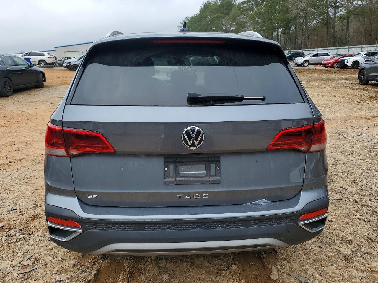 2024 VOLKSWAGEN TAOS SE photo 6