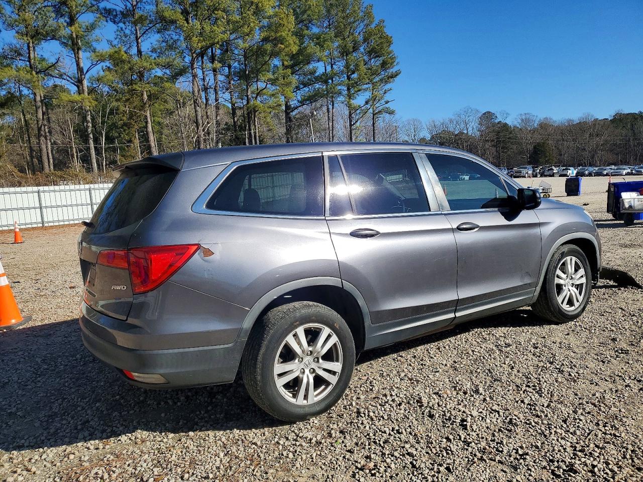 2016 HONDA PILOT LX photo 3