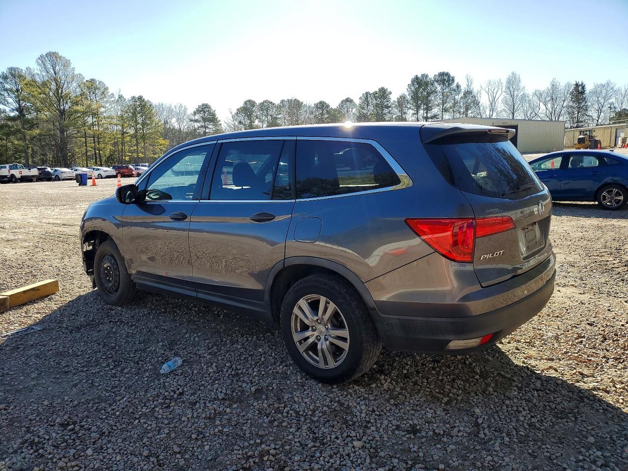 2016 HONDA PILOT LX photo 2