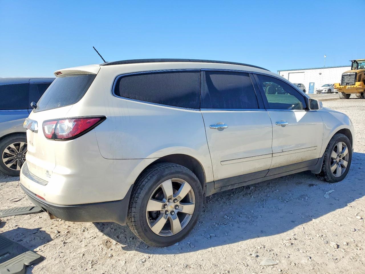 2014 CHEVROLET TRAVERSE LTZ photo 3