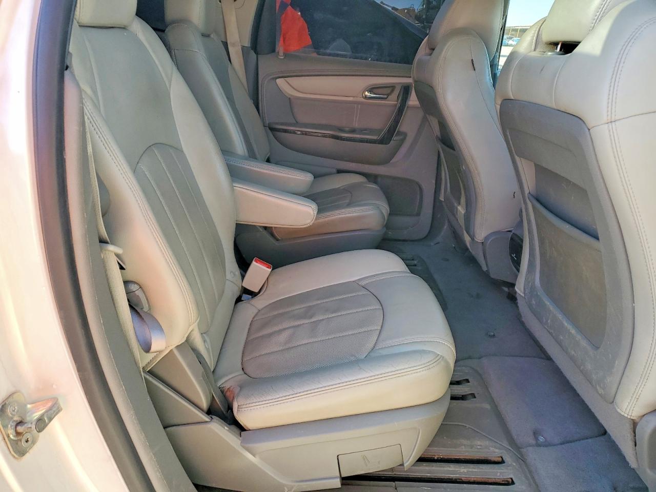 2014 CHEVROLET TRAVERSE LTZ photo 11