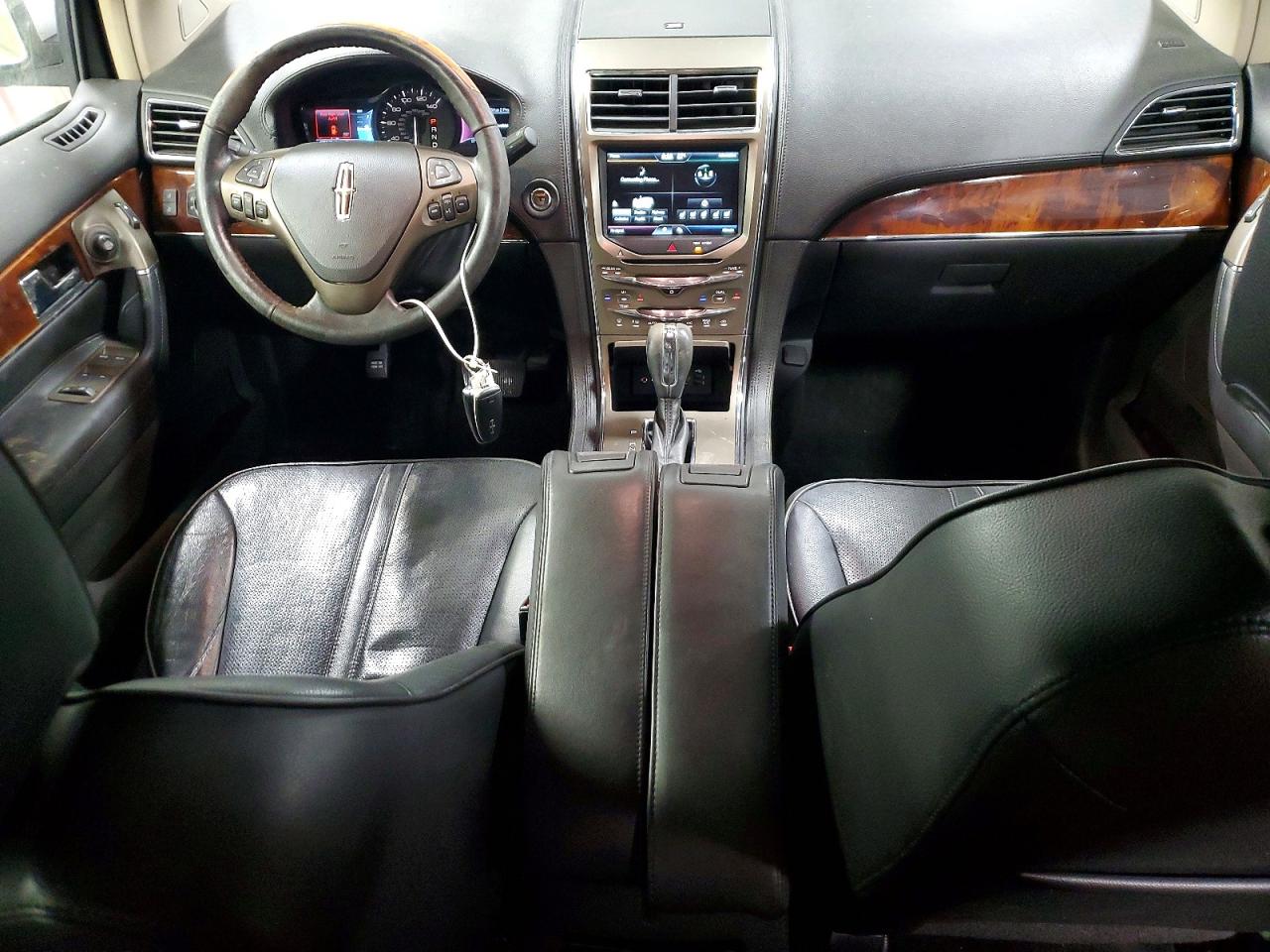 2011 LINCOLN MKX photo 8