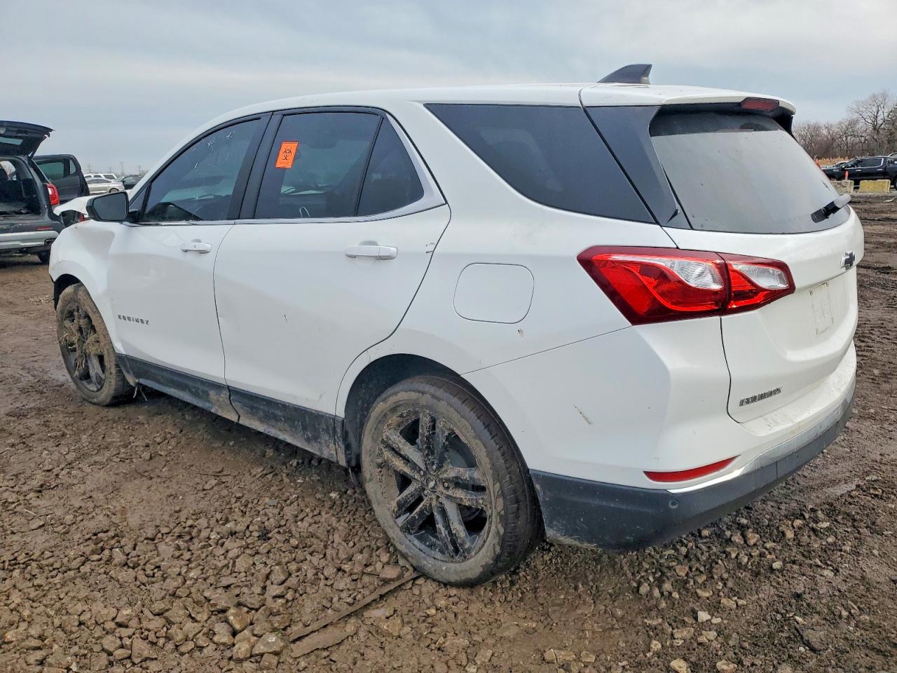 2021 CHEVROLET EQUINOX LT photo 2