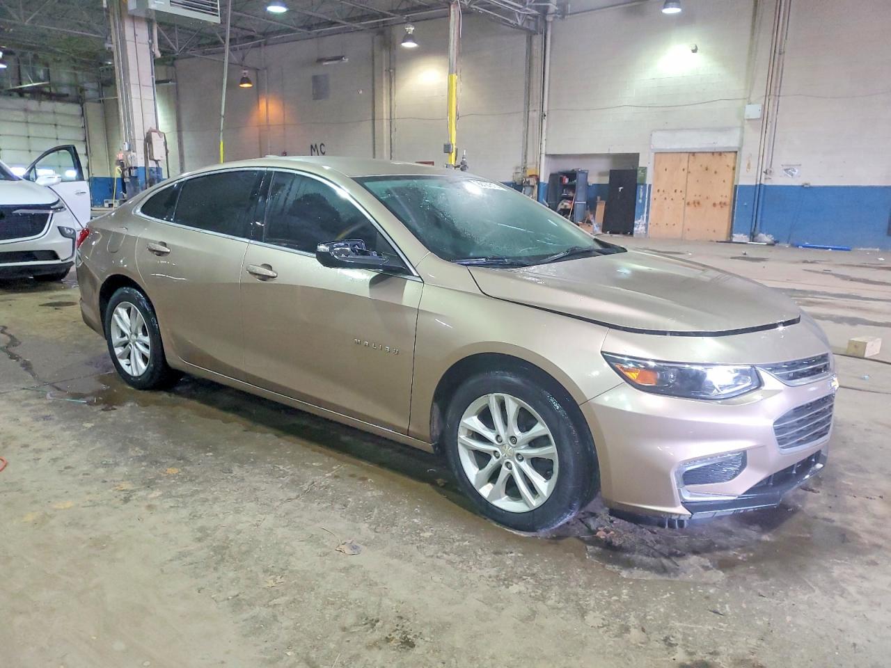 2018 CHEVROLET MALIBU LT photo 4