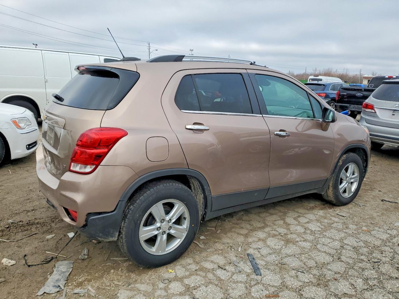 2018 CHEVROLET TRAX 1LT photo 3