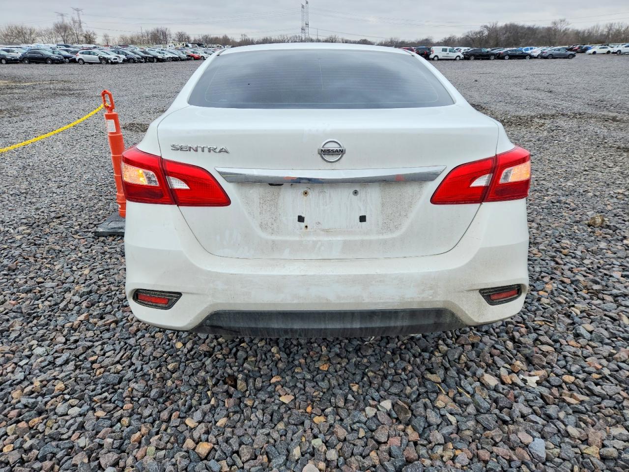 2018 NISSAN SENTRA S photo 6
