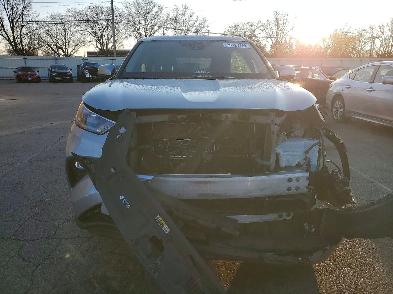 2020 TOYOTA HIGHLANDER HYBRID LE photo 5