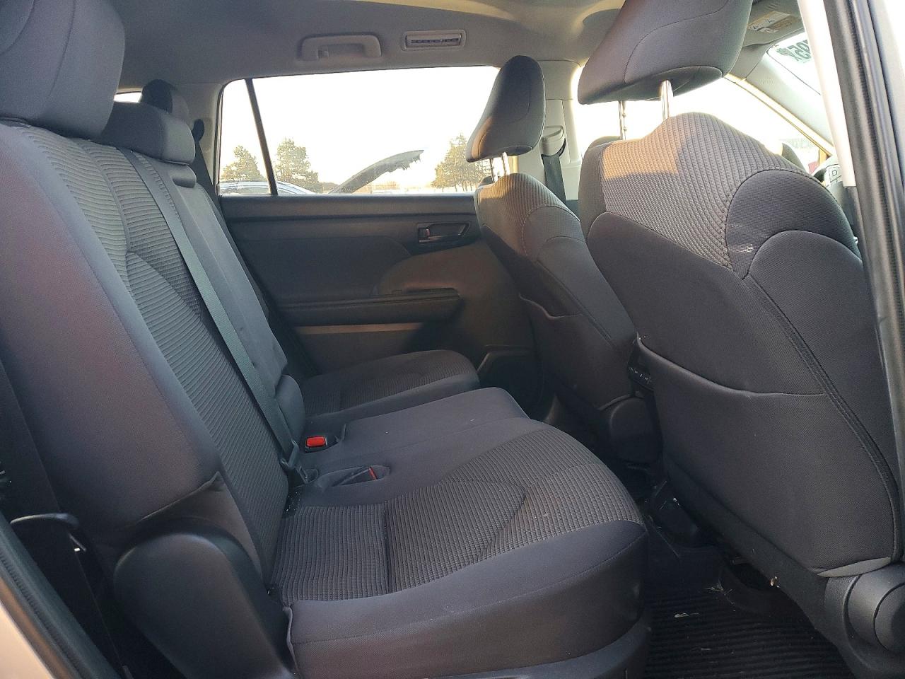 2020 TOYOTA HIGHLANDER HYBRID LE photo 11