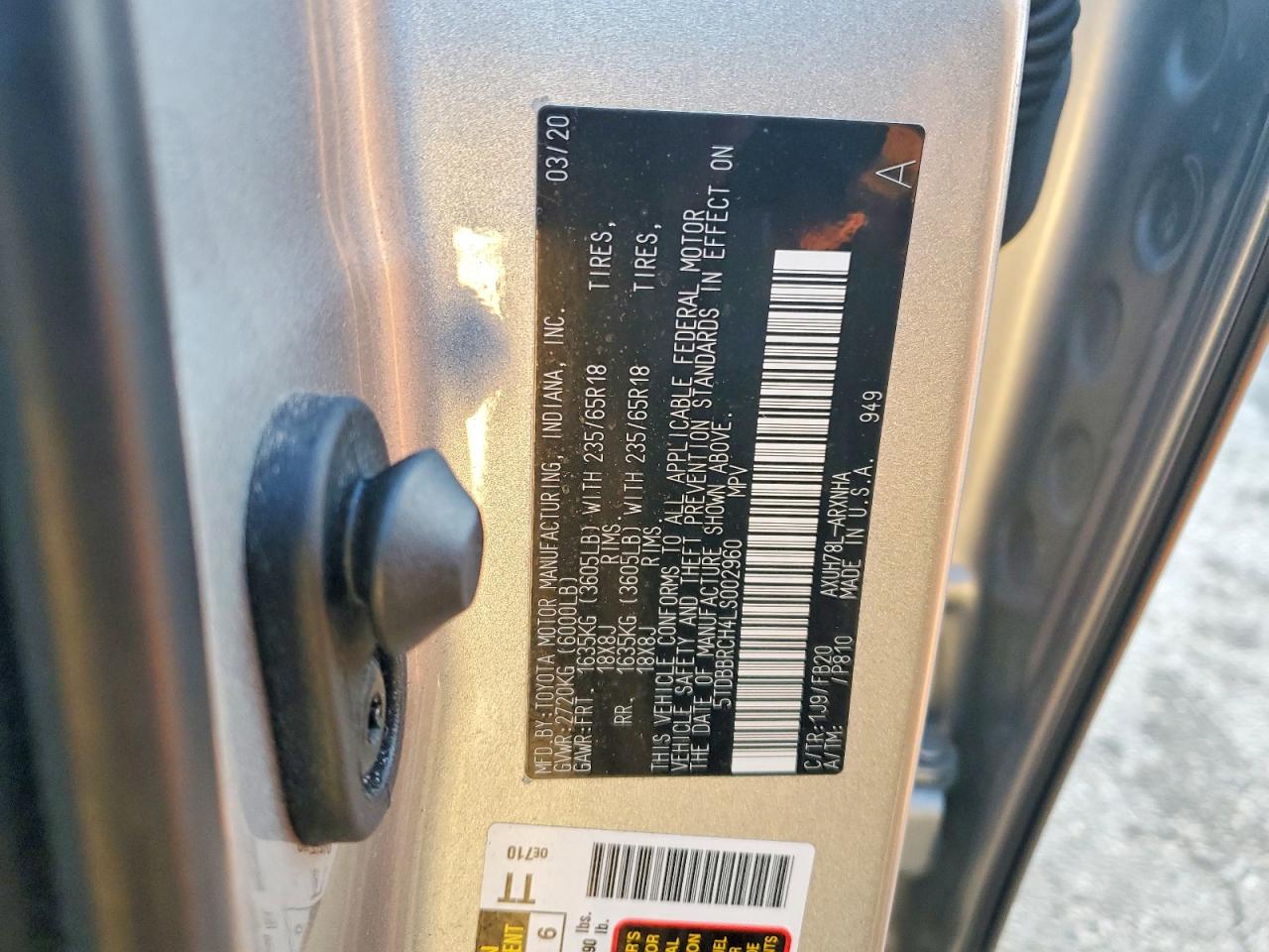 2020 TOYOTA HIGHLANDER HYBRID LE photo 13