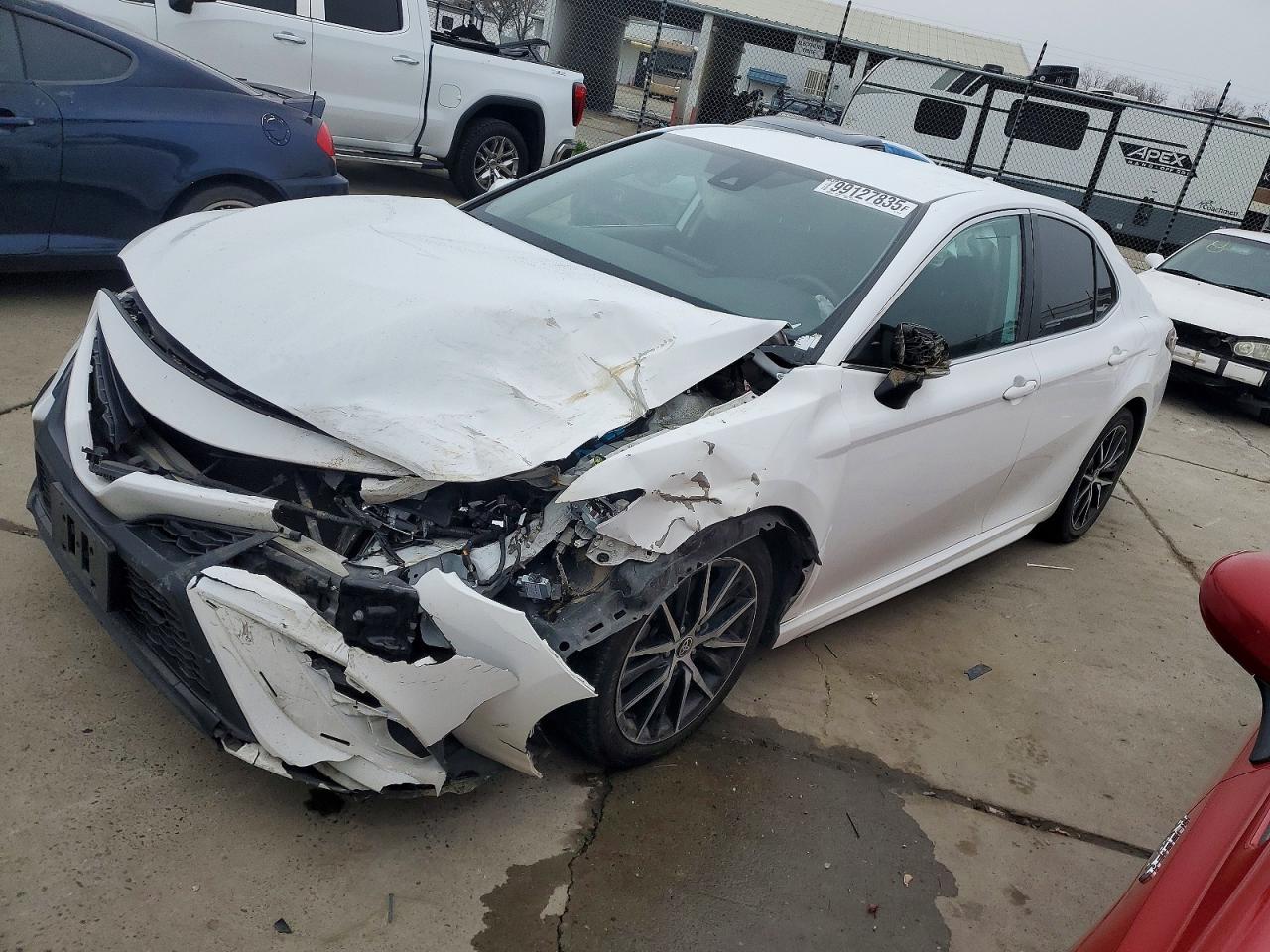 2024 TOYOTA CAMRY