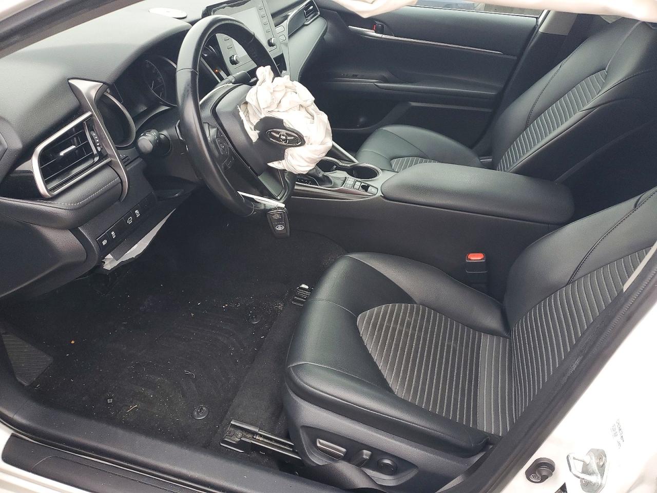 2024 TOYOTA CAMRY SE NIGHT SHADE photo 7