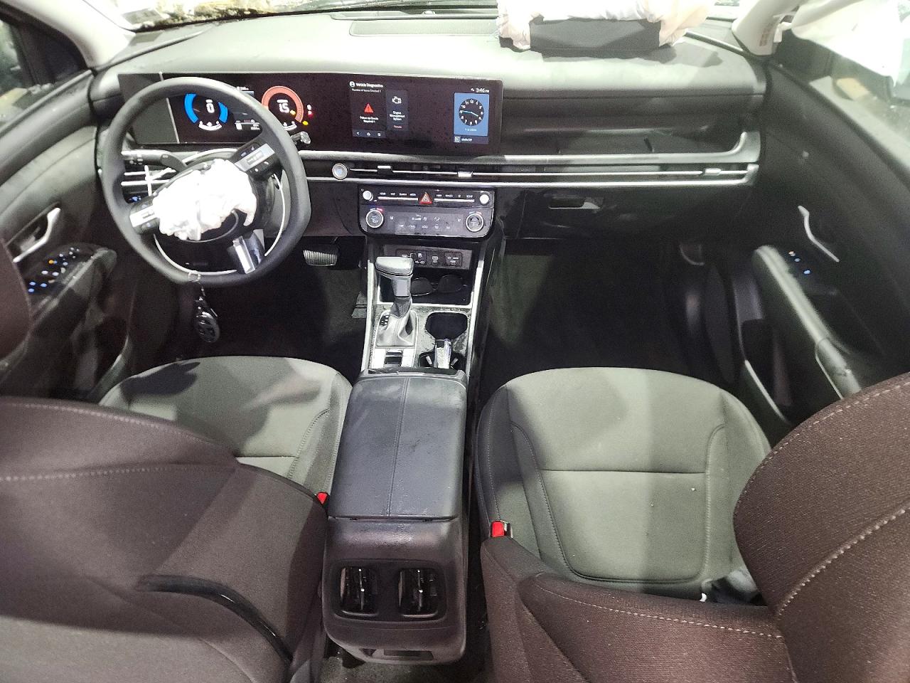 2026 HYUNDAI TUCSON SEL photo 8