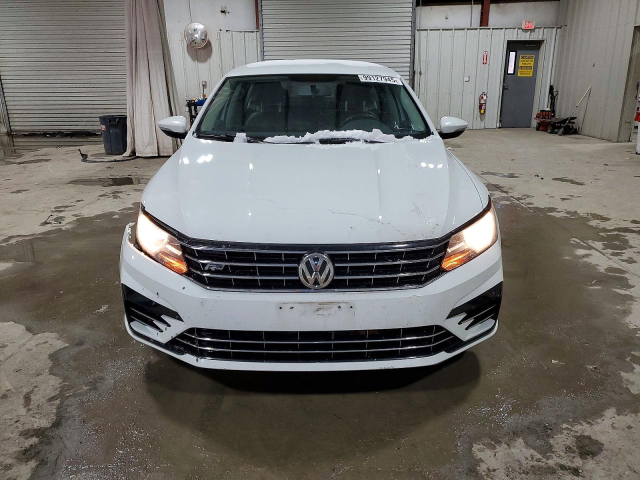 2017 VOLKSWAGEN PASSAT R-LINE photo 5